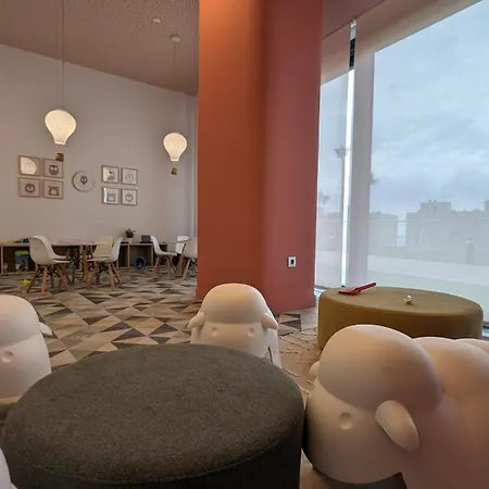 Sunset Cliffs Sweet בנידורם